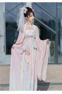 讲述秦史后,祖龙奉我为神明畅读佳作