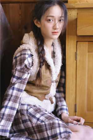 畅销巨著穿书:捡了个冷酷霸总爹地