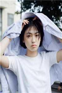 天赋亿点点,唱两句就成歌王了热门作品